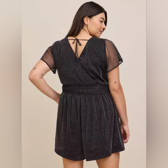 TORRID Glitter Lurex Flutter Sleeve Surplice Romper Size 2 = 2X Black - Picture 3 of 13